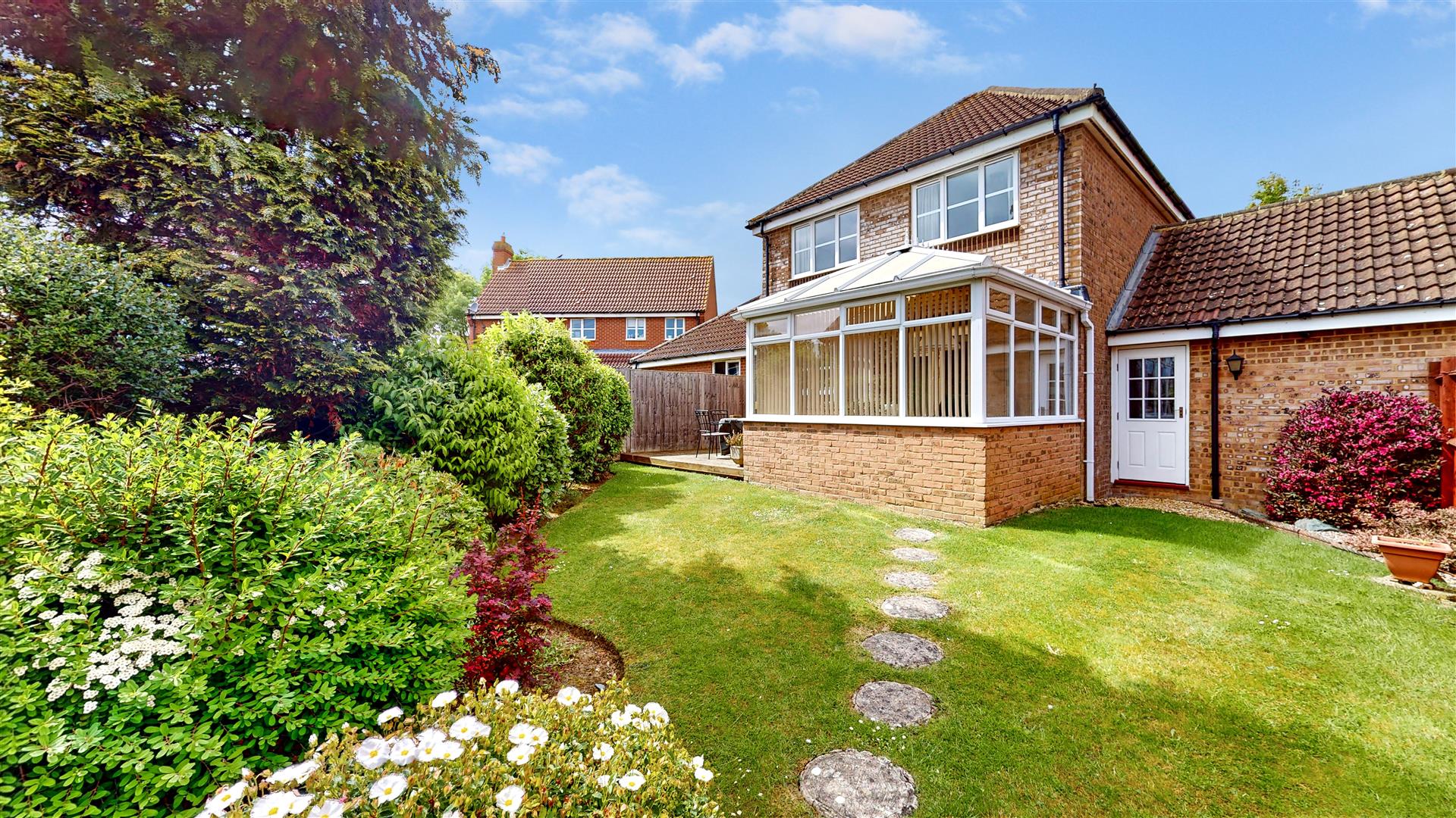 3 bed property in Winfold Lane, Milton Keynes